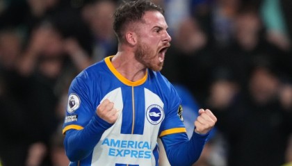  曼联争议红牌引热议，B费染红离场球队惨遭绝杀  