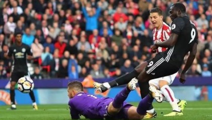  洛里昂旧将回归救主，替补登场上演梅开二度  