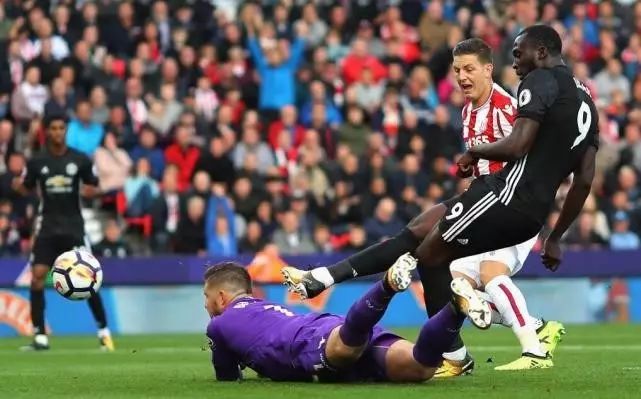  洛里昂旧将回归救主，替补登场上演梅开二度  